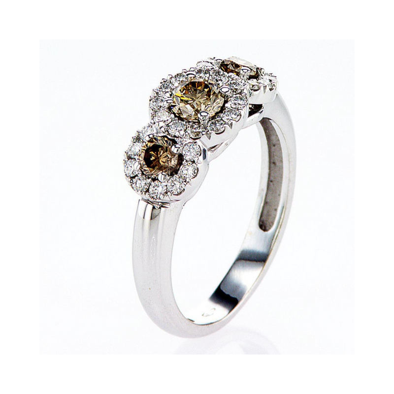 Elegant tre-stens ring med hvide og champagne diamanter
