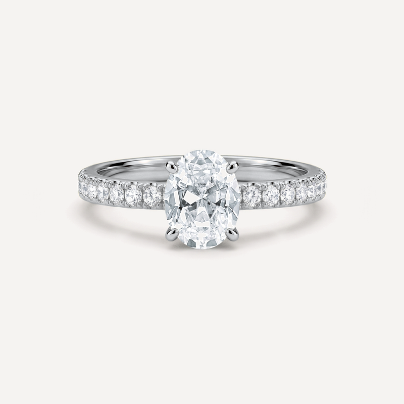 The Oval diamantring i hvidguld set forfra